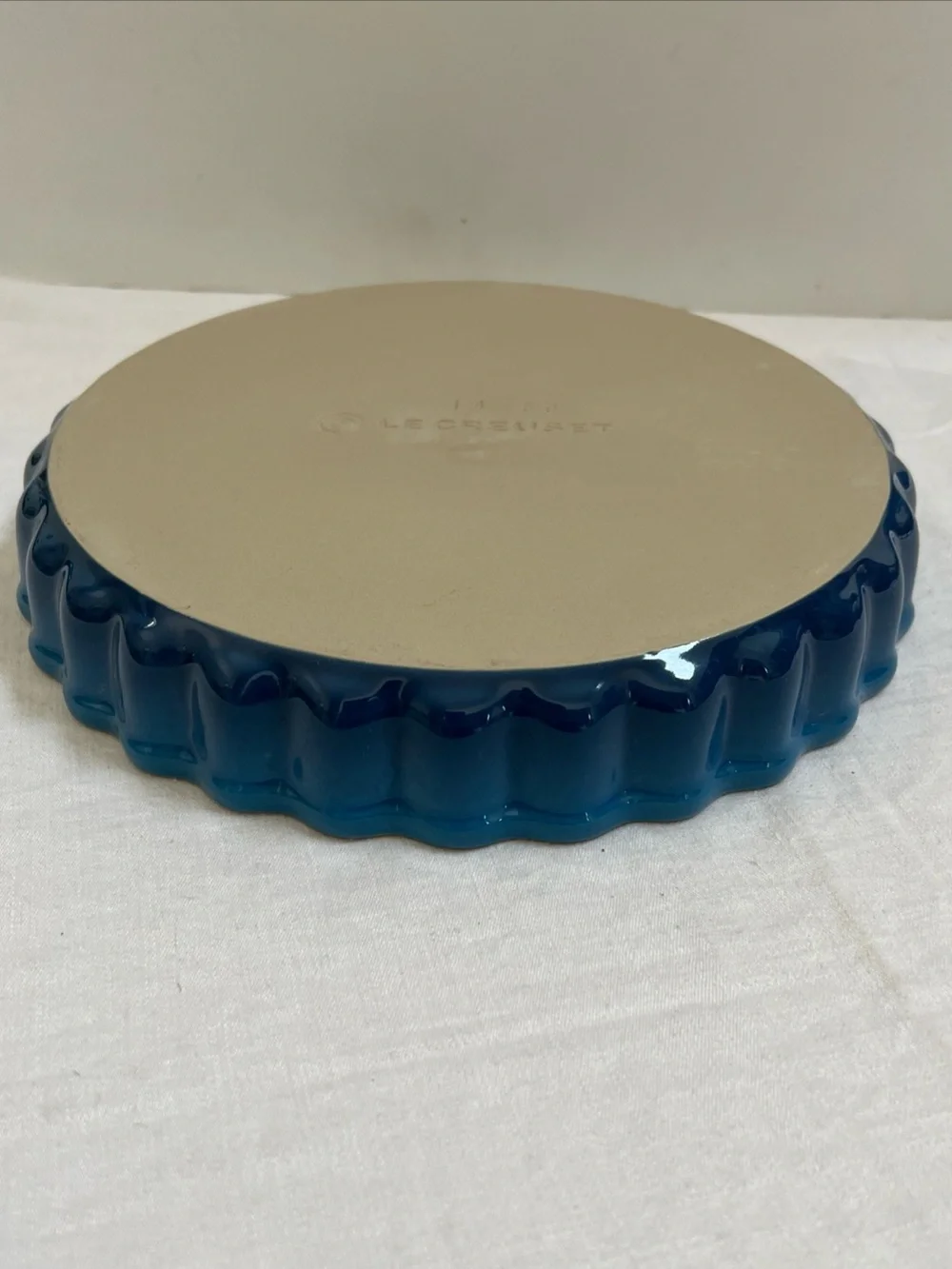 Le Creuset Tart Pie Baking Dish BLUE CREAM Interior Fluted Edge Stoneware 10